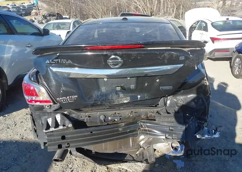 2015 Nissan Altima 2.5 S z USA, uszkodzony, nr VIN 1N4AL3AP3FC490052